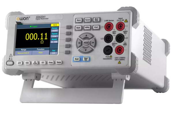 Tischmultimeter; LCD 4,5"; 5,5 Ziffern; 480x320; Abtasten: 65x/s
